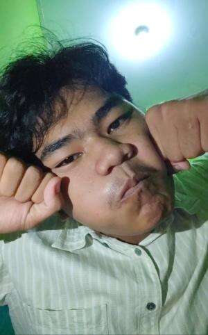 IDOL_XIV Revaldo Yehezkiel  USIA 17 KOTA DOMISILI Kalimantan Tengah (palangka raya)
(Tapi Taukah Kamu - dygta ft kamasean)