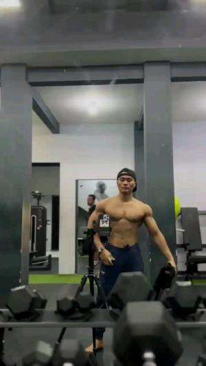jangan tanya masalah hasil cukup cermati baik baik
.
.
.
 #gym  #gymmotivation  #fitness  #fitnesmotifation  #pose  #gymaddict  #coachmukti