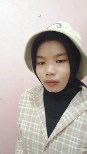 IDOL_XII Firda Nafisa 20 tahun Tangerang  Lush Life & Taruh

 