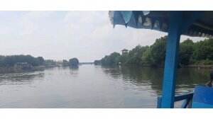 holiday...Jembatan Cinta Bekasi kasih cinta kebersamaan...hutan bakau yang indah,