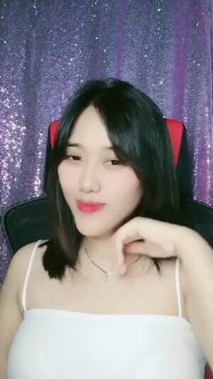 Hai kenalin aku christy