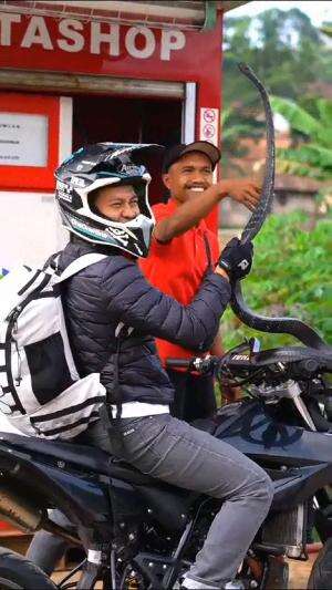 Mang bensin nya atuh seliter, aya nte?
#Viral #virall #shorts 