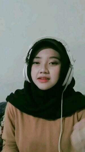 IDOL_XII DILLA 15 TAHUN BANDUNG KISAH SEMPURNA & WHEN YOU TELL ME THAT YOU LOVE ME

