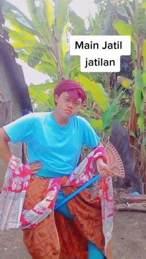 JARAN KEPANG ?! Hayo siapa yang masa kecilnya pernah pengen ikut kesenian jaranan #HOTrctiplus #lutfiafifi #jarankepang #jaranan 