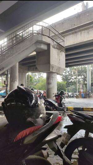 Jakarta rasa puncak  #jakarta #hujan banjir tetep gas poll 