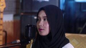 Tanpa Batas Waktu - Ade Govinda Feat. Fadly  (Cover by Lya) 