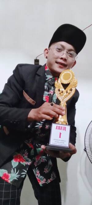 rikhi Rikardi,23th, Lubuklinggau,song:mengejar badai,pandangan pertama dan badai fitnah wong Kito galo