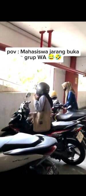 Akibat klo Mahasiswa jarang buka grup Wa. Yang lain libur, ini malah masuk😂

#RelateBanget #MahasiswaLife #TugasMenumpuk

---

#VideoLucu #M