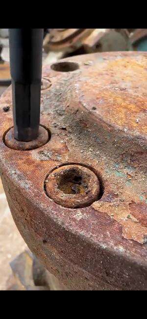 Ekstraktor sekrup patah.