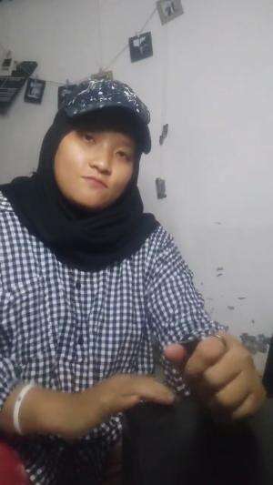 zahra gak mungkin nyium kening, nyium jidad pasti