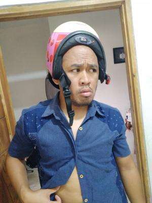 Baru juga pulang, uda kena marah aja. 😒. dasar judes. 😅