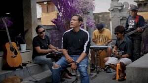  #XFactorOriginalSong #ShowYourX #XFactorindonesia2021 Solo Chef Bobi ( Iup Bobi Rachman) 36 thn Bali Temani aku (lagu ciptaan)by Chef Bobi
