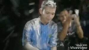 kalau sama pacar itu kek udah lumrah ya dirayain ultah gitu, kalau sama sahabat itu jarang jarang, thanks u semuanya