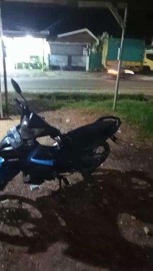 Malam malam ku sendiri 