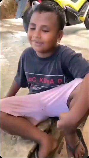 TERBAWA KE HATI

#videolucu #videokocak #videohalu #videojenaka #videomeme #videongakak