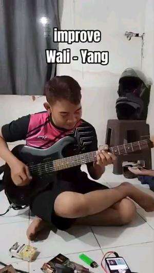 (Cover)  Wali - Yang 

#RCTIPlus #HOTrctiplus #hitmusik #vieracoversong #waliband #yank 