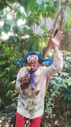 jilalat investigasi lagi di semak semak cari followers dan vote..