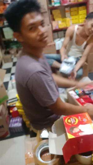 Kerja.. kerja.. kerja.. 

 #pedagang
 #dagang
