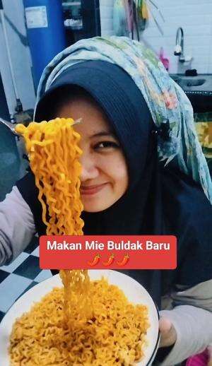 Katanya Mau Diet, Malem2 Makan Mie ?? #noodles #makanpedas #RCTIPlus #nyaidarugi_real 