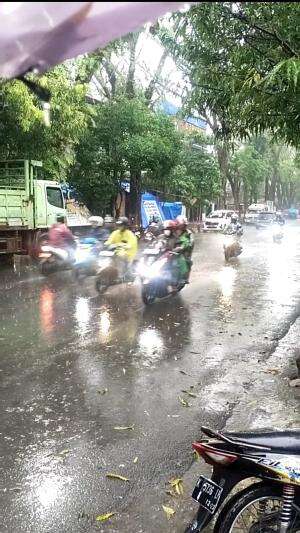 CCTV mengabarkan kondisi jalan Sangat Licin 