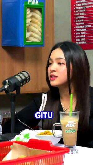 cewek emang bisa banget cinta karna ngomongnya nyambung 😭
°
°
°
-----------------------------------------------------------
💙 𝙟𝙖𝙣𝙜𝙖𝙣 𝙡𝙪𝙥𝙖 𝙩𝙖