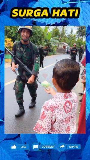 Sambutan sederhana dari adik-adik SD untuk kakak prajurit TNI yang lewat di depan sekolah mereka.