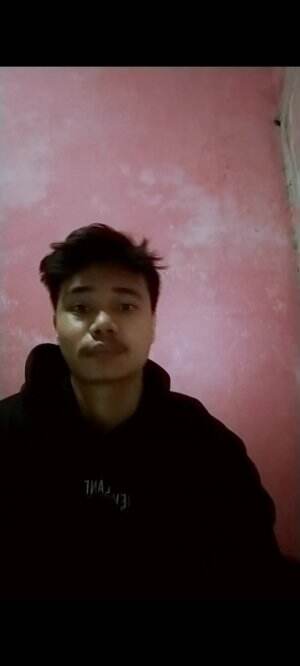 perkenalkan nama saya alfandi Erlangga, saya ikut berpartisipasi dalam show me your voice,dengan membawakan lagu wajib belum siap kehilangan