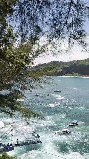 menganti beach, di kebumen jawa tengah
 #pantaimenganti
 #kebumen
 #JawaTengah 