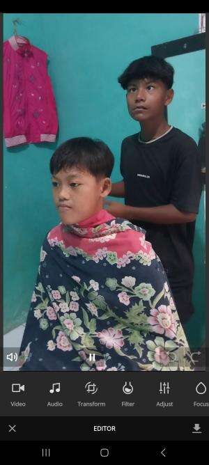 tukang pangkas rambut #MyFirstVideoOnHOT+ #funny #comedy #humor #lucu 