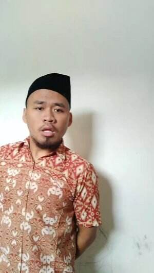 Pak Toto sedih seneng, Muka nya gada bedanye. 😂