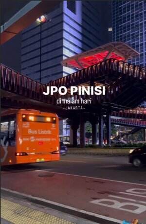 Paling suka hunting footage malam2 di jakarta. Disuguhi indahnya gedung2 di malam hari. 🌆🌆🌇