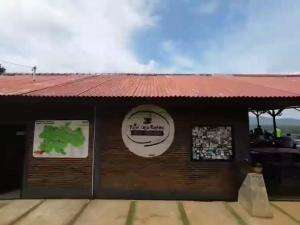 Tempat yang asik buat nongkrong bareng temanteman dengan view pegunungan disekitaran Jawa Tengah #drone #dronefpv #cafe #coffee #Ricky.maru