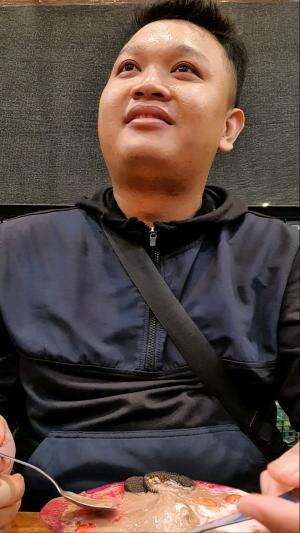 Es Cream Special di R.makan ikan bakar keputih + Ngobrol seru? #RCTIPlus #creatorrctiplus #makan #Ngobrol #kuliner #escream #food #drink 