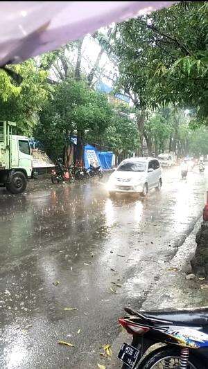 Avanza Veloz Trabas Hujan lebat 