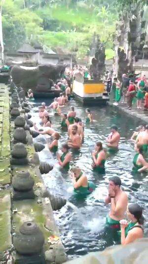 pura tirta empul bali #bali #puratirtaempul #fyp 