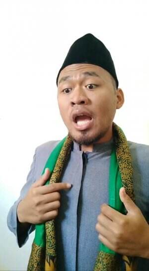 Farouk Farouk, Ade ade aje tingkah nye lu ah. 😂