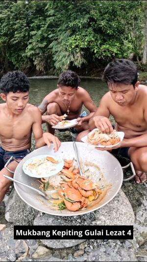 Mukbang Kepiting Gulai Lezat 4 #Mukbang #kepiting #lezat #kuliner #RCTIPlus 