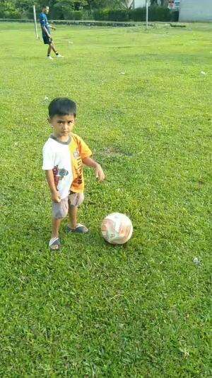 Gavin bermain bola #duniabola  #bola  #sepakbolaindonesia 