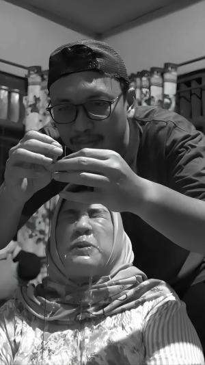 Kesiram Air Syurga... 
#videolucu #hiburan #Viral 