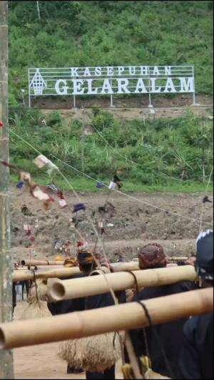 Di #Kasepuhan #Gelaralam ada apa aja?