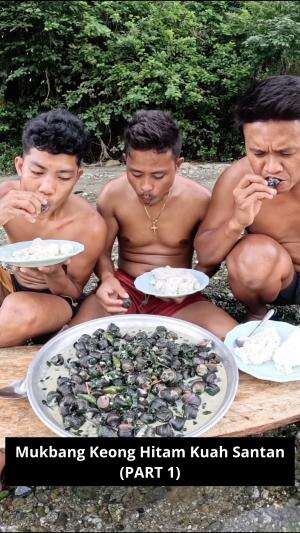 Mukbang Keong Hitam Kuah Santan #Mukbang #keong #kuah #kuliner #hunting #RCTIPlus 