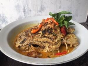 BAKAR KEPALA KAKAP KUAH GULAI