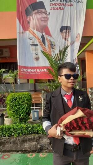 tetap optimis menghadapi hidup ini...terus melangkah tanpa ragu