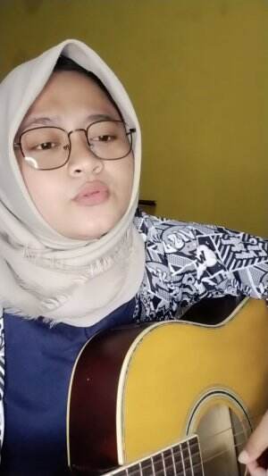 TheSingingBeeIndonesia_Nirmala_menyanyi