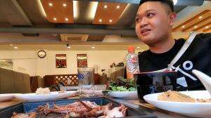 Makan Gurita bakar sama temen kerja + ngobrol seru-seruan? #rctiplus #HOTrctiplus #makan #mukbang #kuliner 