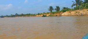 abrasi tepian sungai batanghari

#sungai
#muarajambi
#JAMBI 
#viral
#fyp

