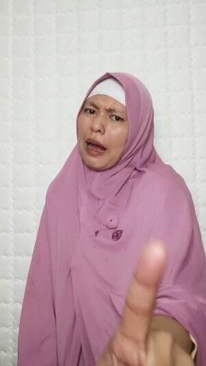 emak kolonial bangettttt ini 😂