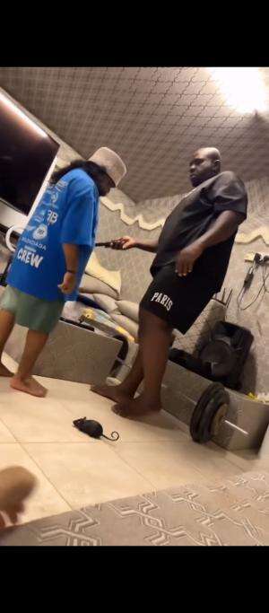 Jailin temen pake tikus mainan  ngakak parah😂