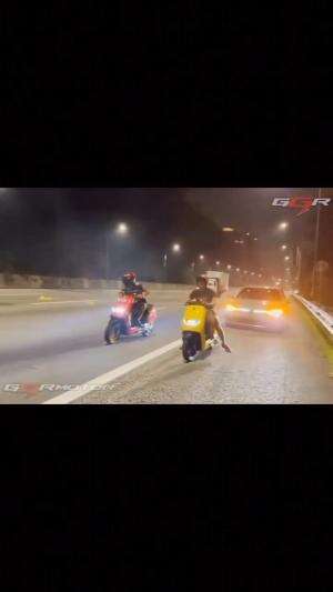 Motor listrik bisa sekencang apa si? Ternyata bukan hal sulit buat bisa ngalahin ninja RR