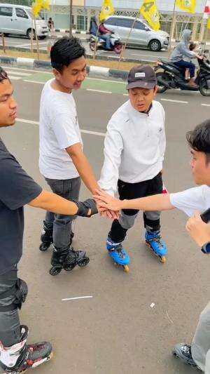 Komunitas Pakansari ROLLing KOPROLL